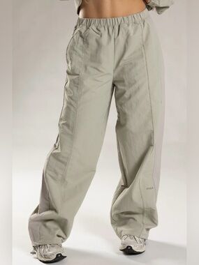 P’tula Motionweave Oversize Track Pant - Sage (with grey stripe)